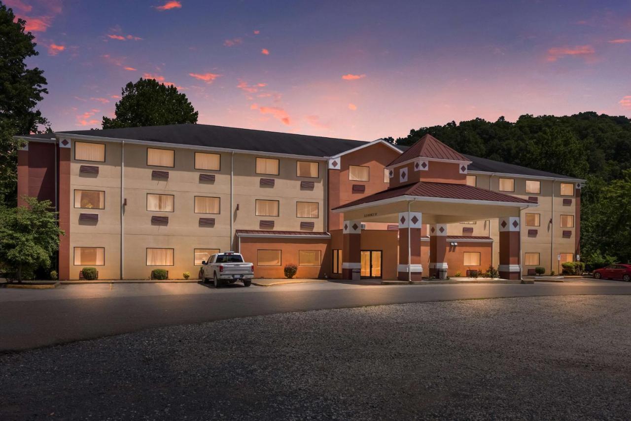 Best Western Logan Inn Chapmanville Bagian luar foto