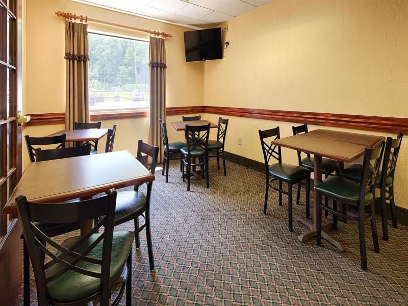 Best Western Logan Inn Chapmanville Bagian luar foto